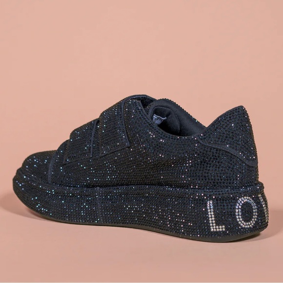 She Is Cheval Gunna Be a Supermodel Black Size 8 Sneakers NEW NEVER WORN - Picture 2 of 9